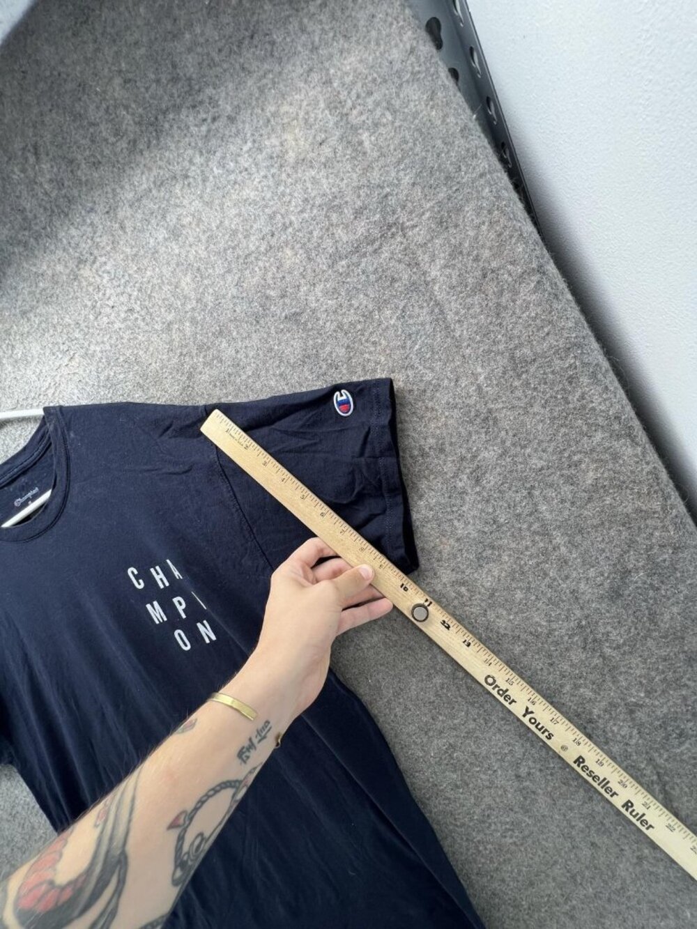 Champion Shirt Mens XL Blue Vertical Graphic Logo Tee Crewneck Tagless Athletic - Picture 5 of 10